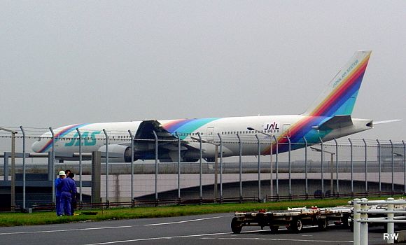 B777-200