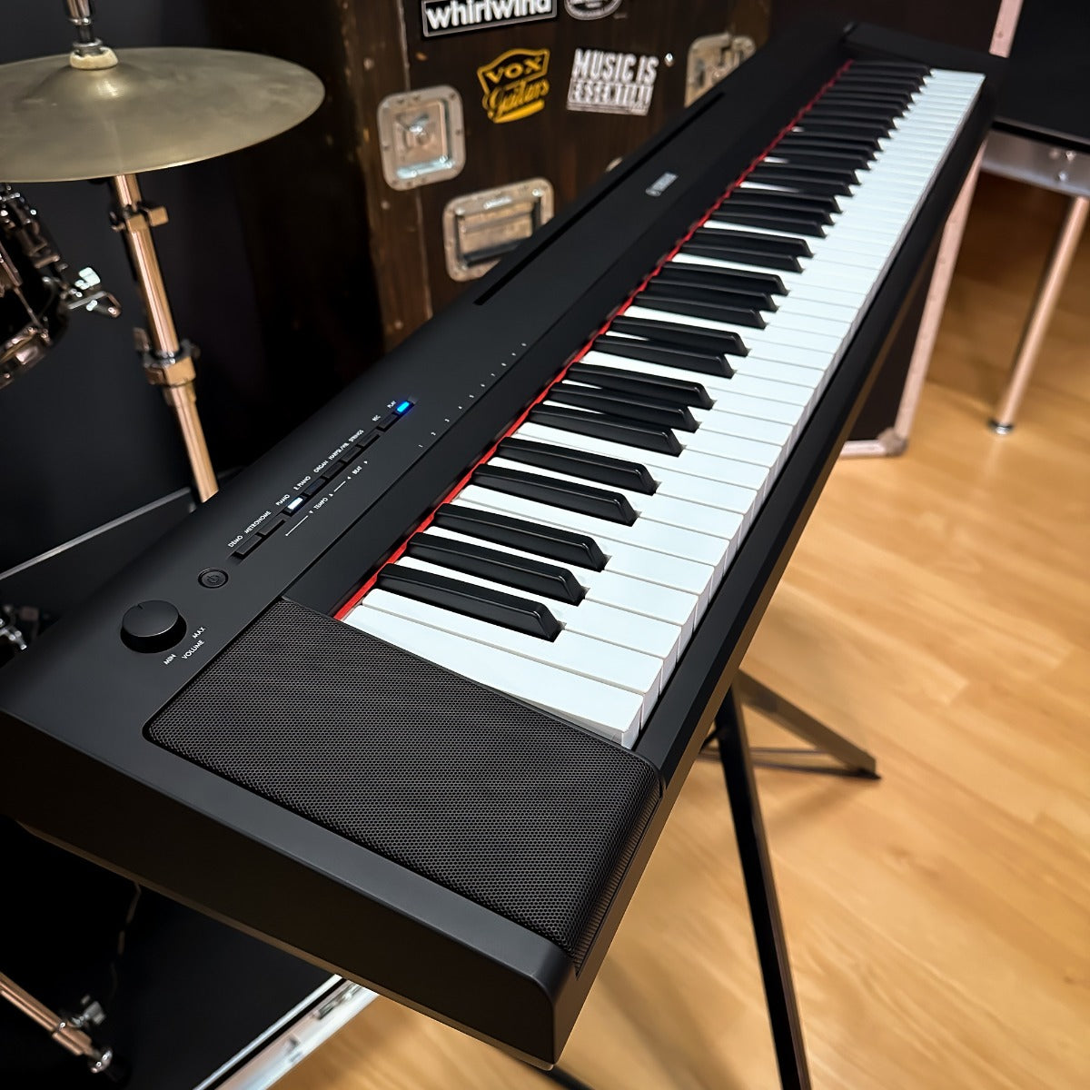 Yamaha Piaggero NP-35 76-Key Portable Keyboard - Black – Kraft Music