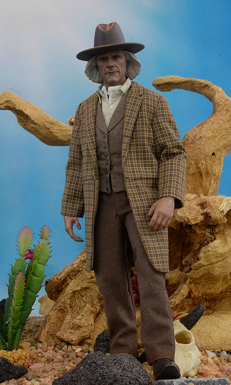 Review and photos of Doc Brown Back to the Future III sixth scale
