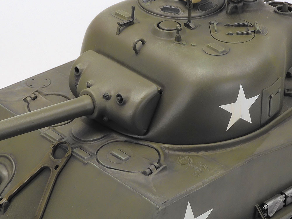 1/16RC M4シャーマン （105mm榴弾砲搭載型）メカニカルステアリング