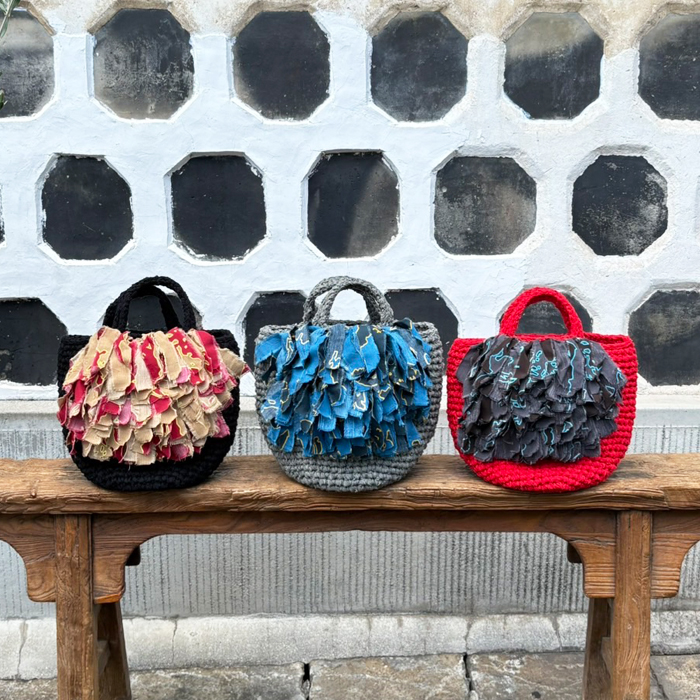 TIGRE BROCANTE »アーカイブ » DRAGON BROCANTE 河村美琴 裂き編みバッグ展