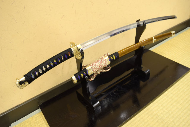楽天市場】武田信玄太刀拵え 来國長 -模造刀仕様- [ らいくになが 美術