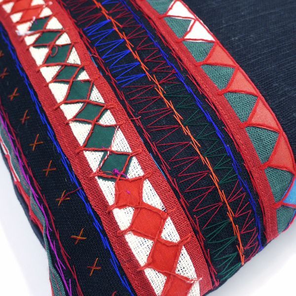 アカ族 クッションカバー タイ 伝統柄 刺繍 リビング小物 インテリア 雑貨