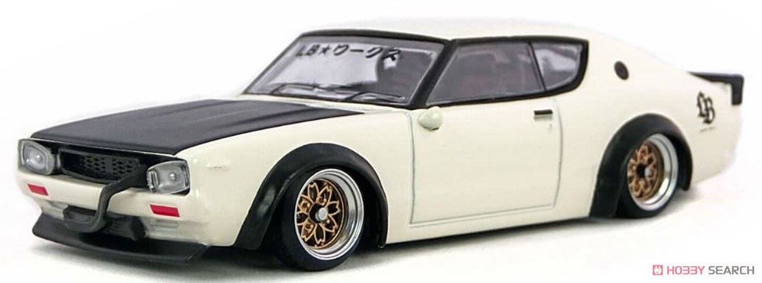 Nissan スカイライン ケンメリ リバティーウォーク (C110) ホワイト
