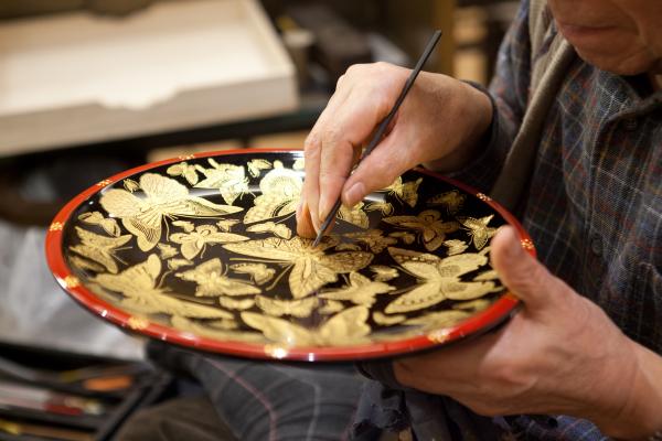 川連漆器の沈金・蒔絵体験 - 湯沢市ホームページ