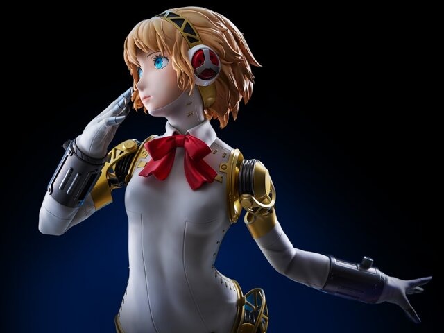しなやかなボディラインまで再現…もはや半身像な、全高約90cmお値段66