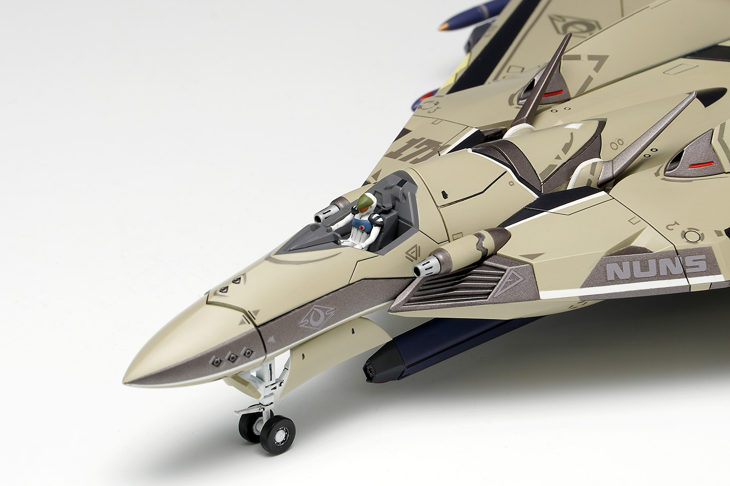 VF-171 ナイトメアプラス［辺境宙域仕様］ | 株式会社ウェーブ