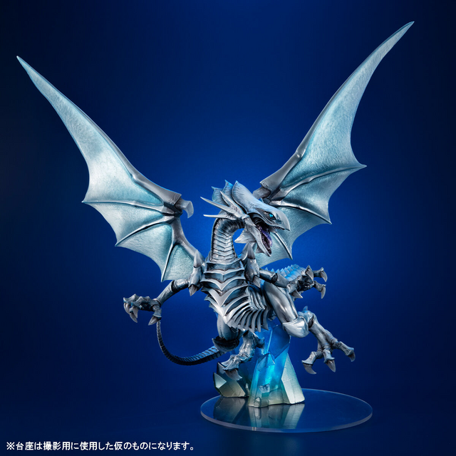 遊戯王』より「青眼の白龍」の抽選販売がスタート！神々しさすら感じる