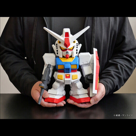 圧倒的存在感！「ガンダム」「ガンキャノン」「ガンタンク」の