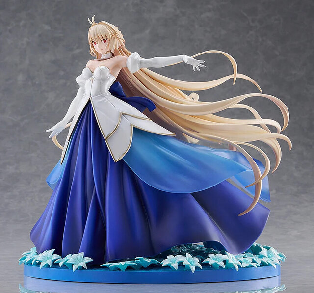 風にたなびく髪やドレスの美しさに息をのむ…！『月姫』より真祖の姫君