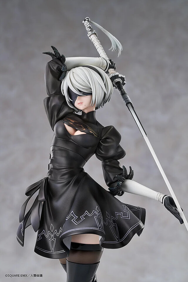 衣装から太ももがチラリ！「ニーアオートマタ」より「2B（ヨルハ二号B