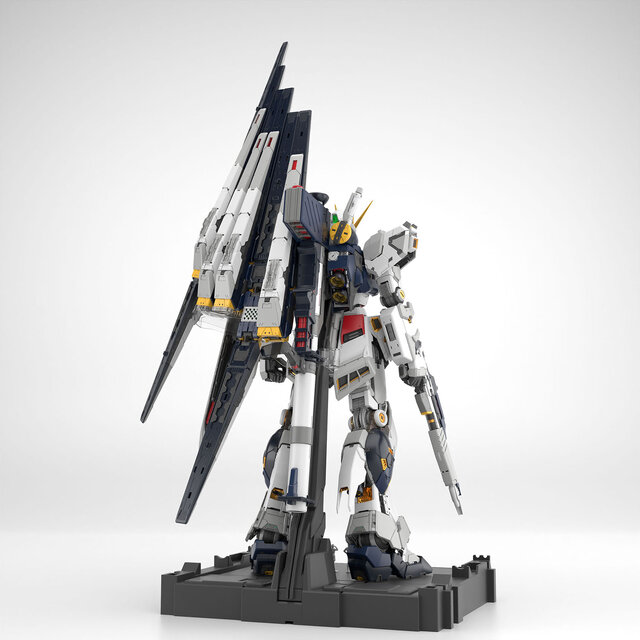 究極のガンプラ「PG UNLEASHED 1/60 νガンダム」詳細解禁！大型