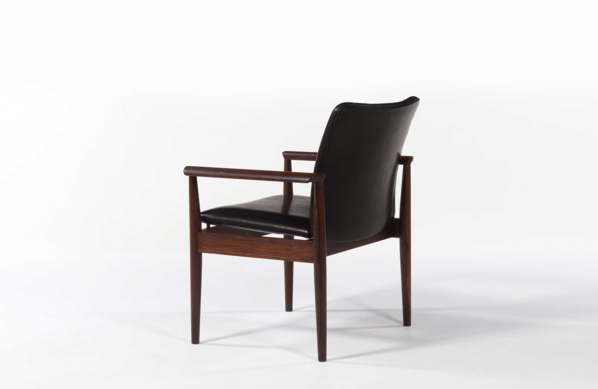 Finn Juhl Model 209 