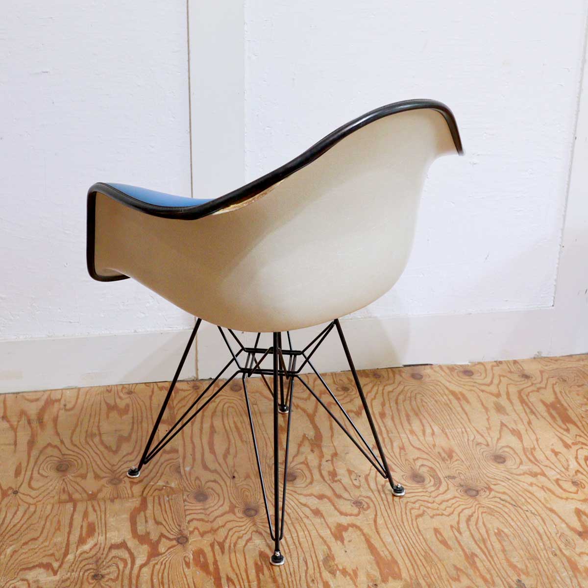 ハーマンミラー / Herman Miller アームシェルチェア エッフェルベース