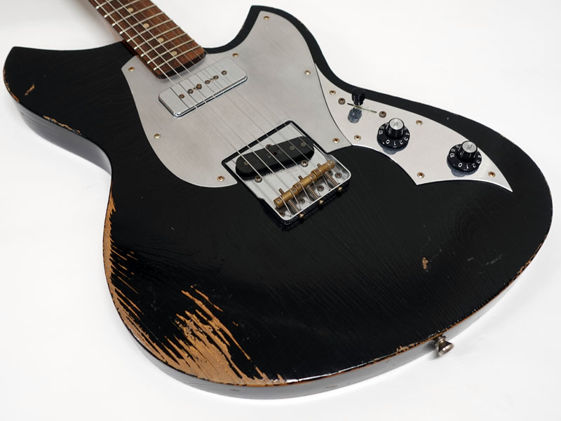 早い者勝ち Novo Serus Tエレキギター サンバースト Novo Serus J in Bull Black over Aztec Gold – Novo Guitars