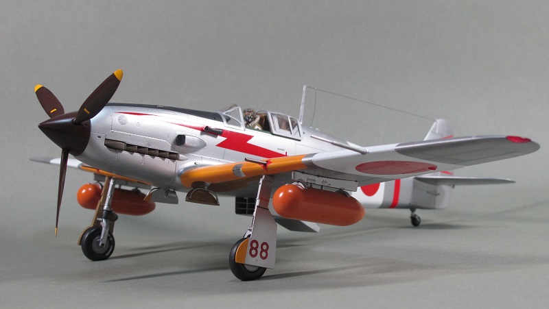 陸軍三式戦闘機 キ-61 「飛燕」 Ⅰ型丙(ハセガワ 1/32)＞ 飛行機