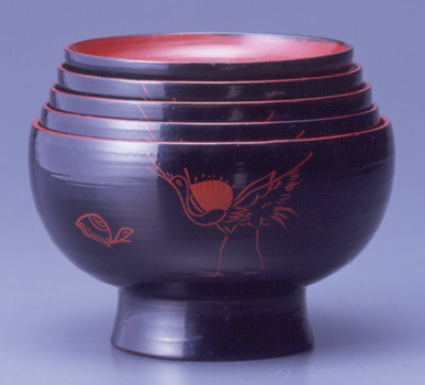 五重椀 古代鶴亀蒔絵（ごじゅうわん つるかめまきえ） | 輪島塗の