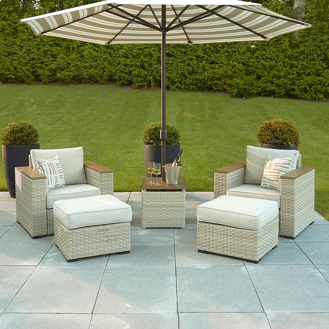 Berkley Jensen 5-pc. Furniture Set with Ottomans - White | BJ's