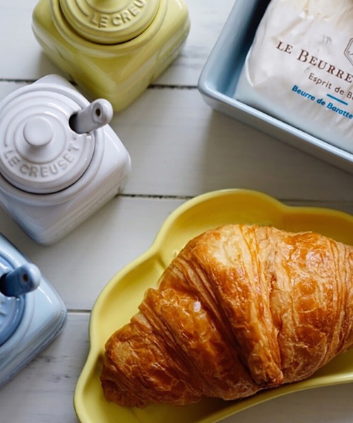 Le Creuset（ルクルーゼ）の「クロワッサン・プレート（食器）」 - WEAR