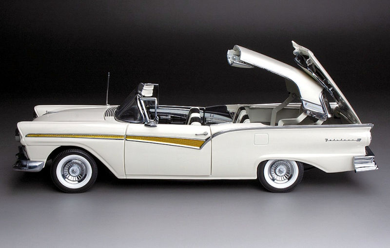 New Colours Sun Star 1957 Ford Fairlane 500 Skyliner
