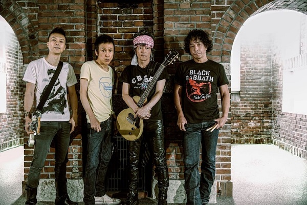 ザ・クロマニヨンズのツアーMOUNTAIN BANANA2023のライブ音源を収録