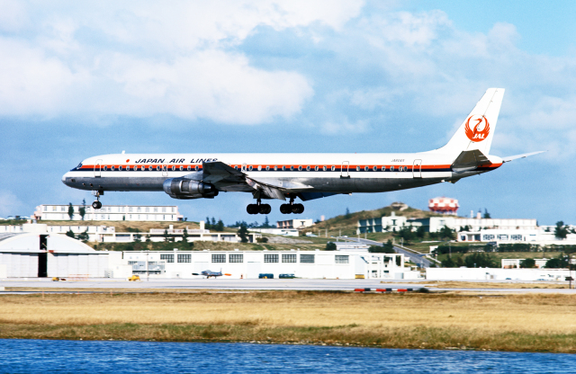 JAL、70年の歴史を機体塗装のデザインで振り返る | FlyTeam ニュース