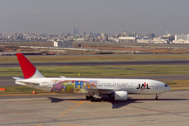 たまごっちジェット」特別塗装機 日本航空 (777-200 | JA8978) ガイド