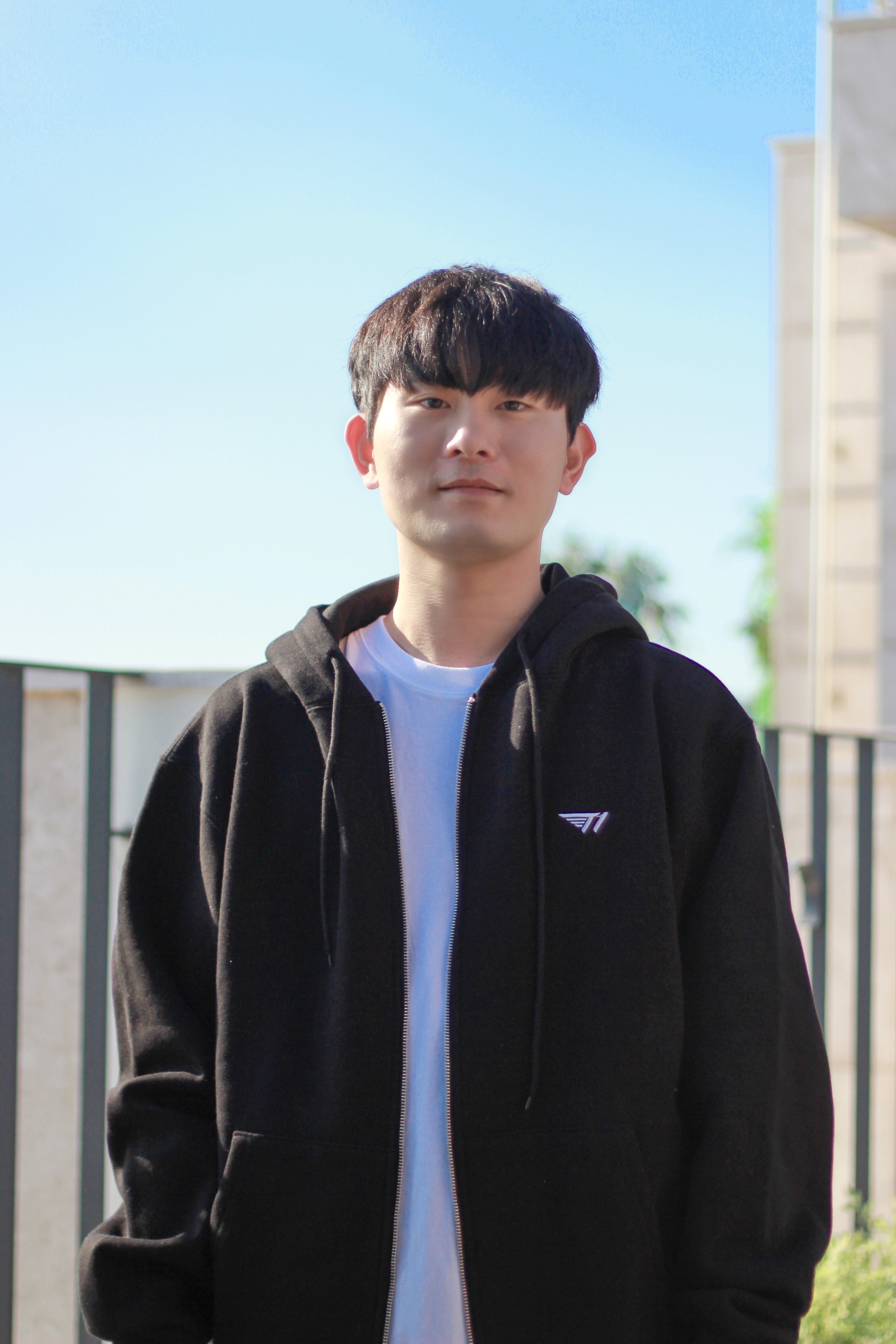 2022 T1 Black Zip-Up Hoodie – FUTAROKU