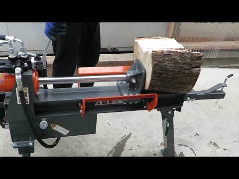 Exect Familiar 薪割り機 16t エンジン式 運転動画 - YouTube