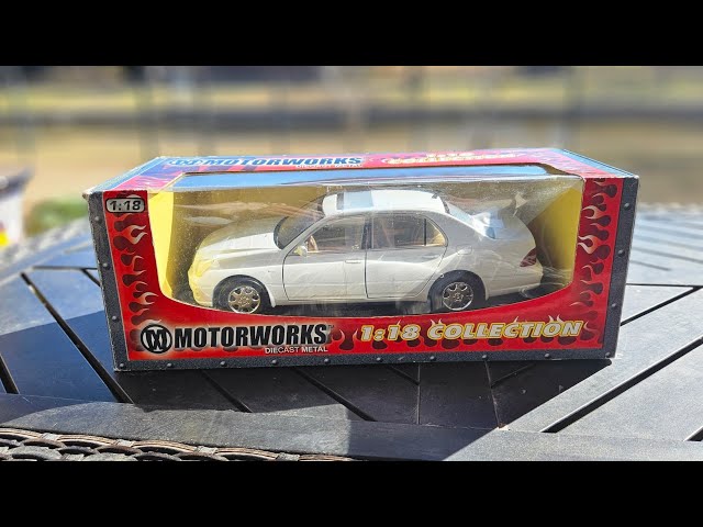 Motormax 1/18 lexus ls430 unboxing(kind of broken) - YouTube