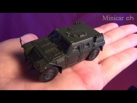 軽装甲機動車 京商 ミリタリービークルコレクション - YouTube