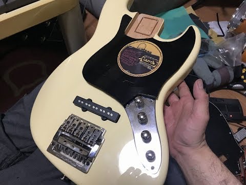 5弦ベースを貰ってみた ピックガード作成編【すみす】 - YouTube