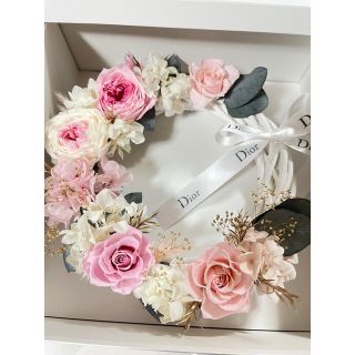 Dior（プリザーブドフラワー）のフリマアイテム一覧