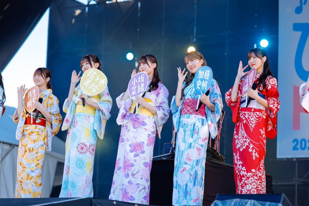 ライヴレポート】日向坂46、宮崎の地をハッピーオーラに包み込む