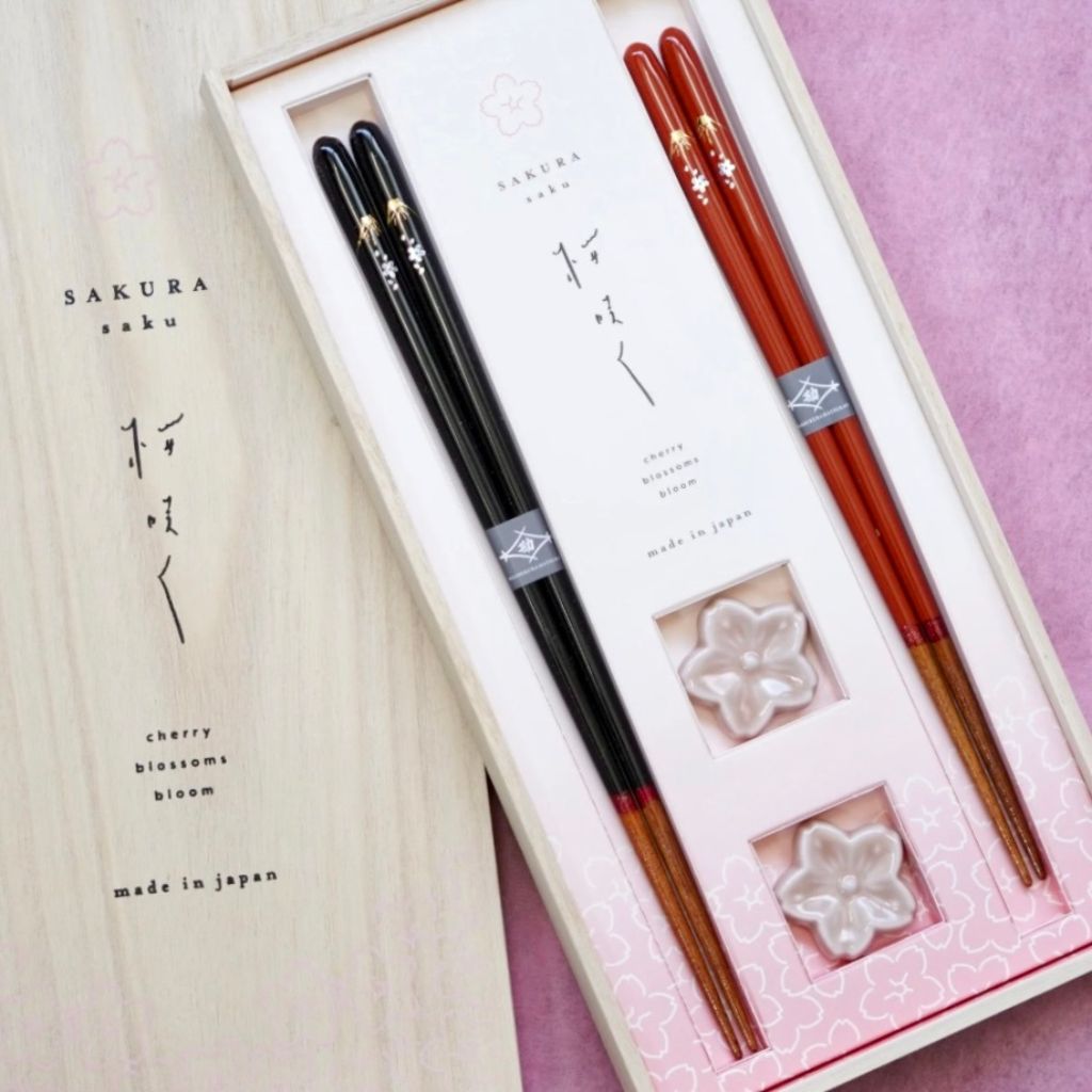 若狭 桜富士ペア 箸置き付夫婦箸 – 漆器 高翆