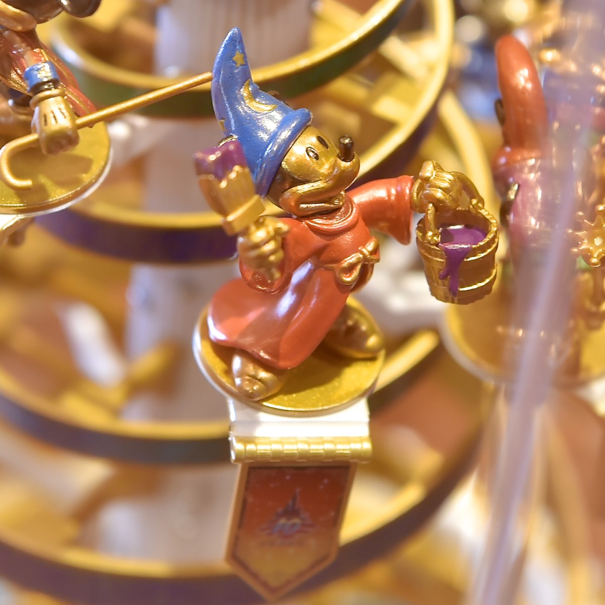 セレブレーションタワーフィギュアを再現！東京ディズニーリゾート35