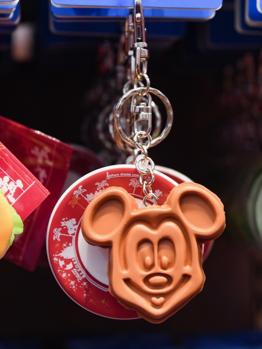 ミッキーワッフルやリトルグリーンまんを再現！東京ディズニーランド