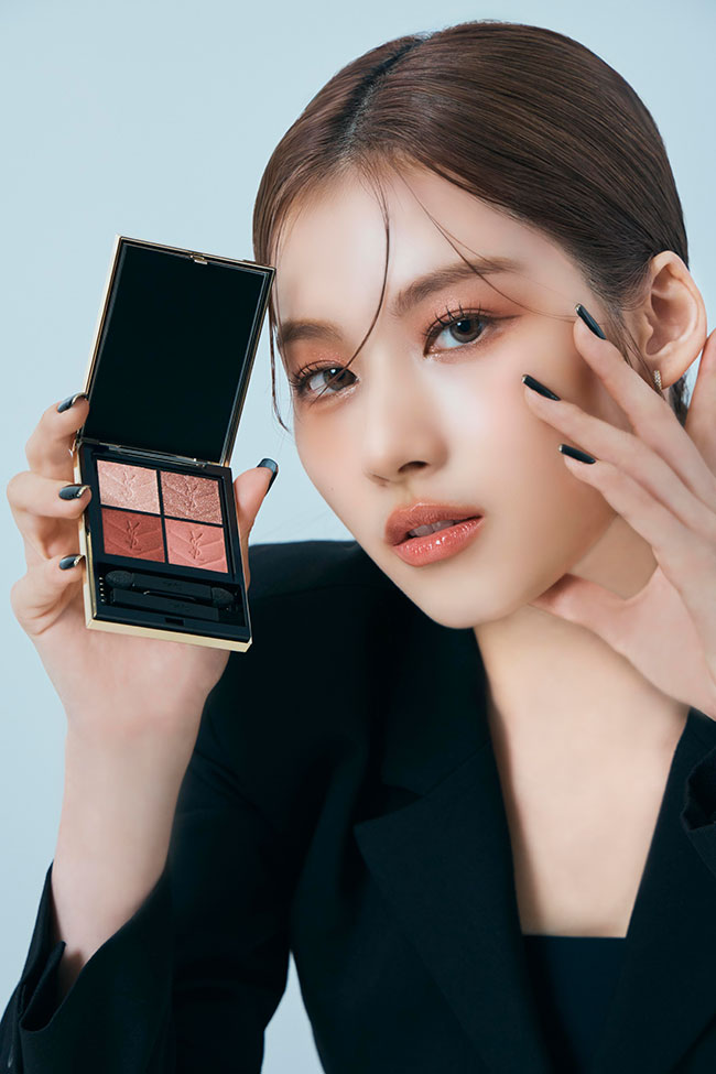 TWICEのSANAがレコメンド。YSLの新アイシャドウパレット「クチュール