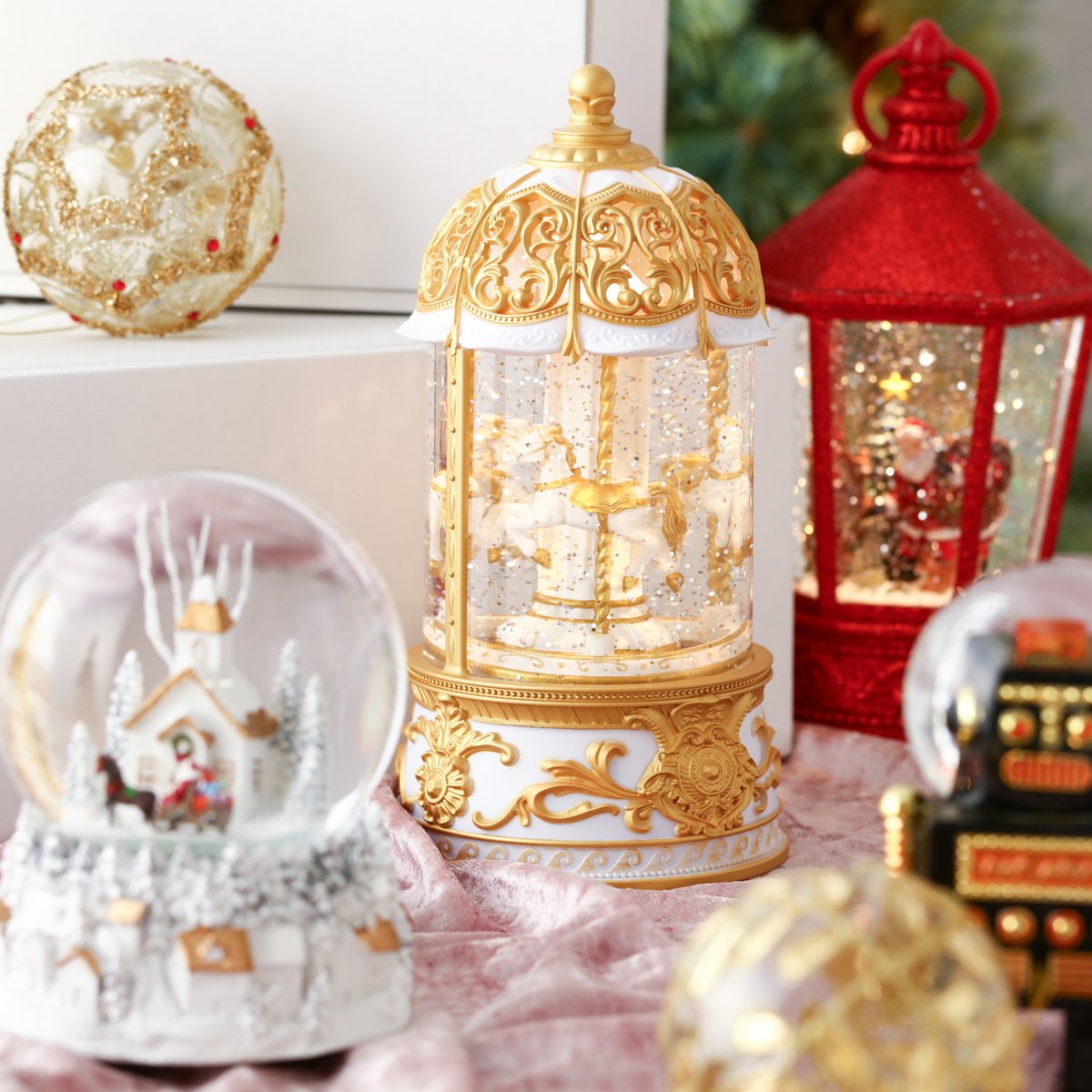 ╲Christmas item🎄╱ スノードームの中を覗くと、はらはら舞う雪の