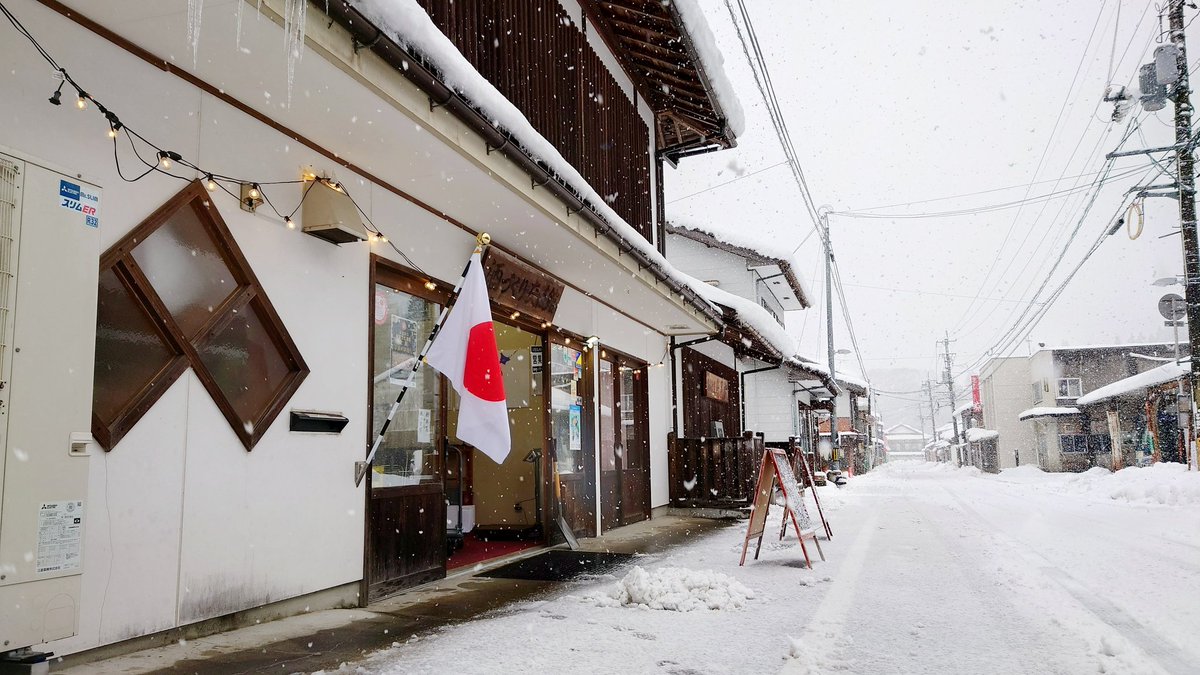 先ほど、国旗掲揚に強く反対し、この投稿を消すようにコメントがありま