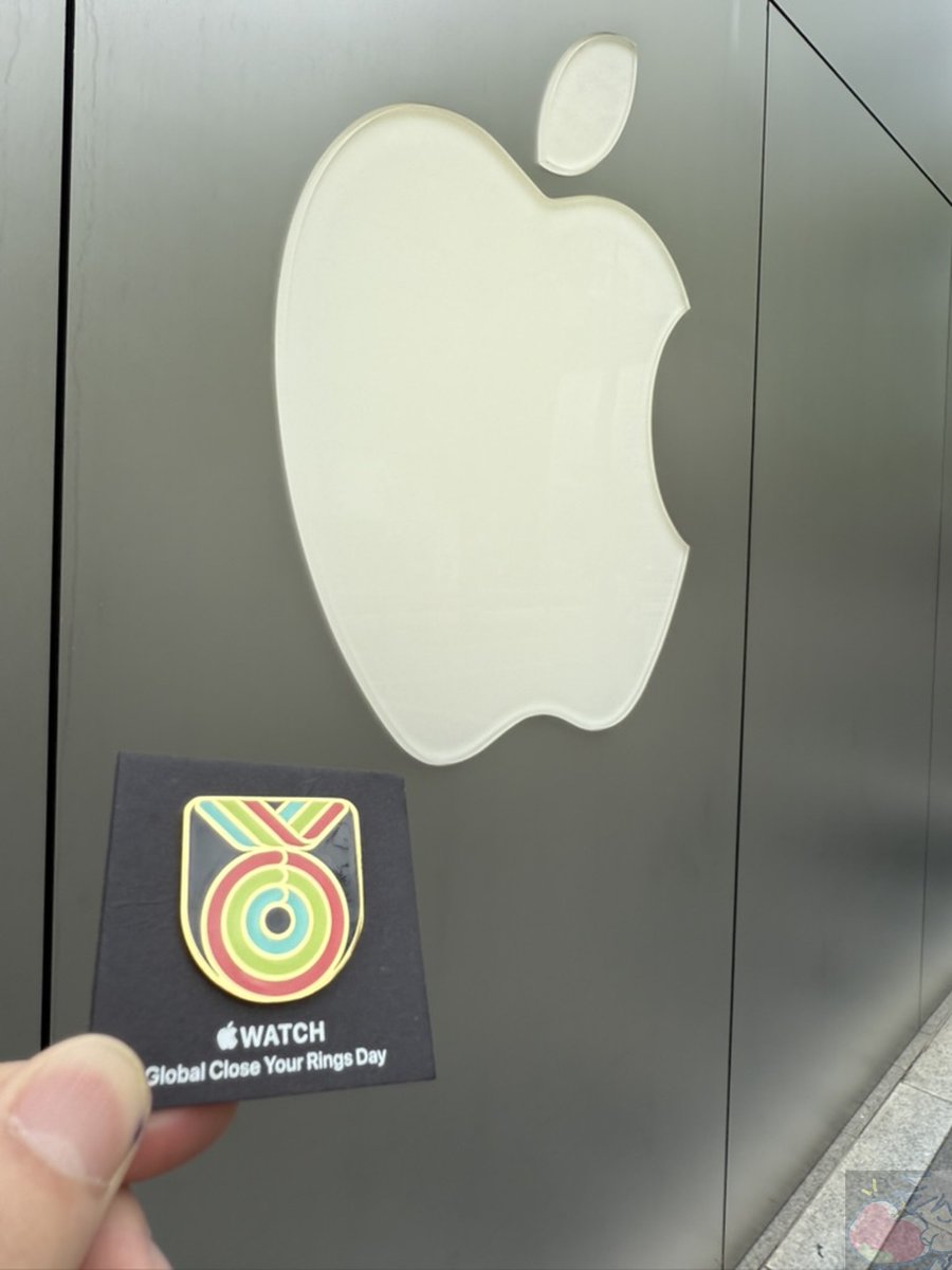 限定バッジキタァァァァァァァ！！！ Apple Storeで「ピンバッジくださ
