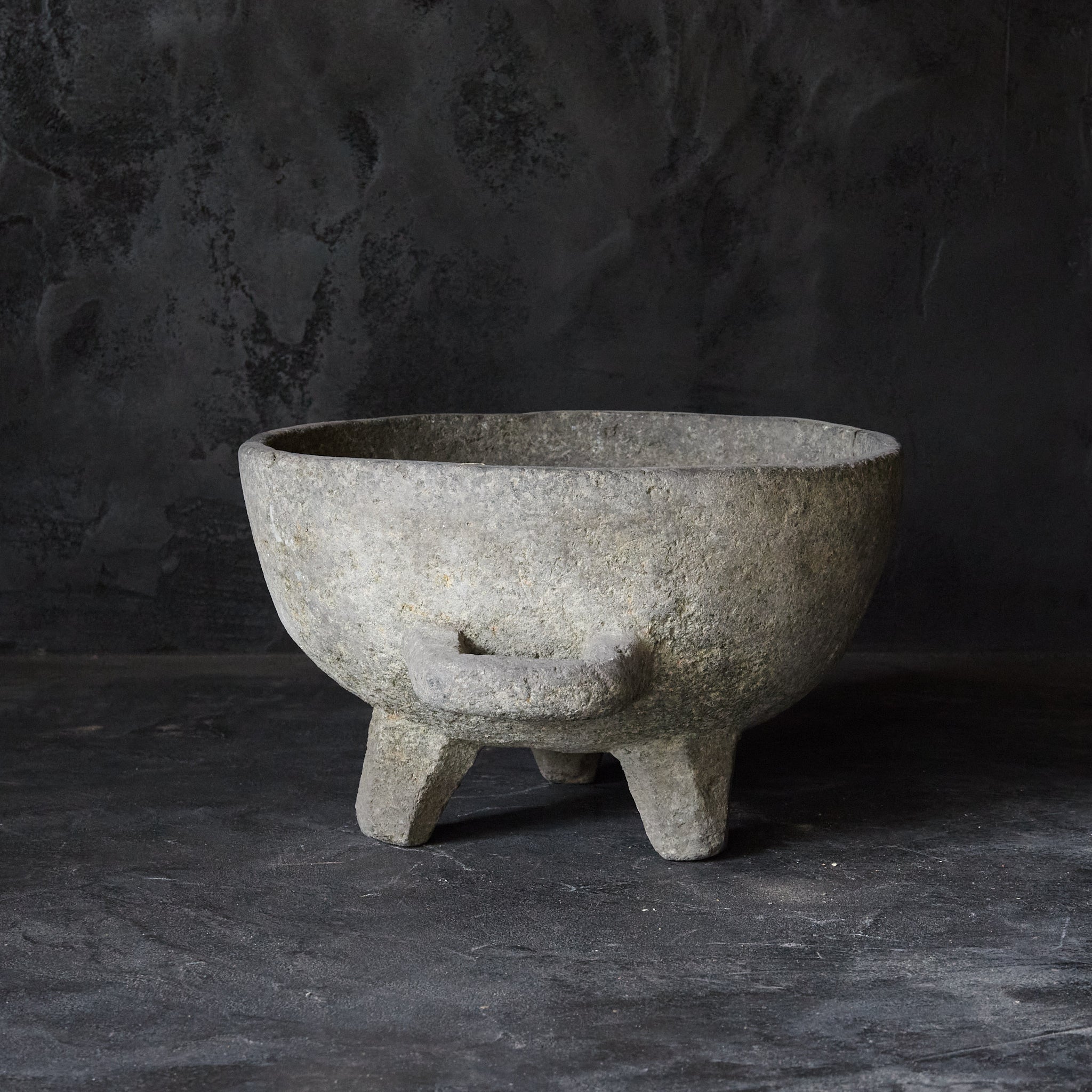 李朝 石火鉢（1392–1897 CE） | 入蘆花（ロカニイル）