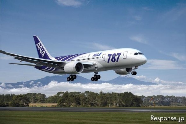 ANA、世界初飛行を記念して特別塗装のB787を公開 1枚目の写真・画像