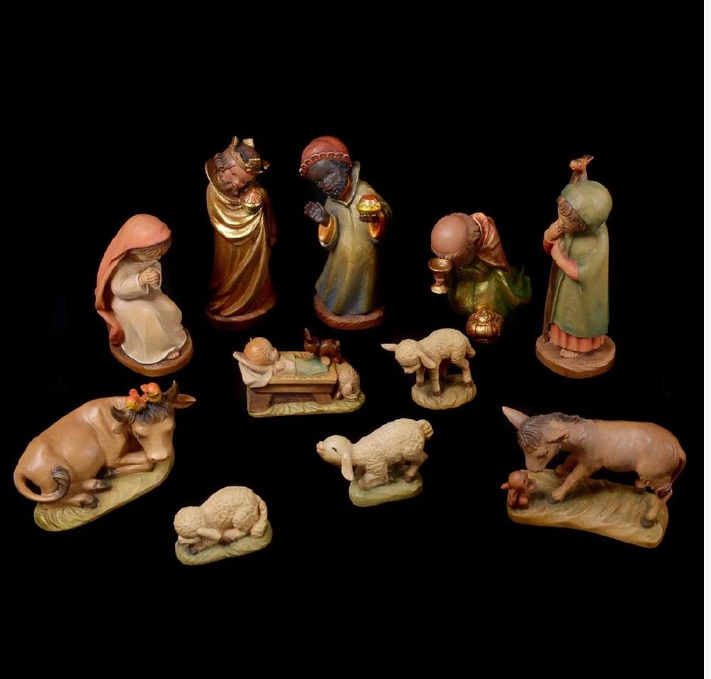 Large Anri Wooden Nativity by Juan Ferrandiz for sale from 24th