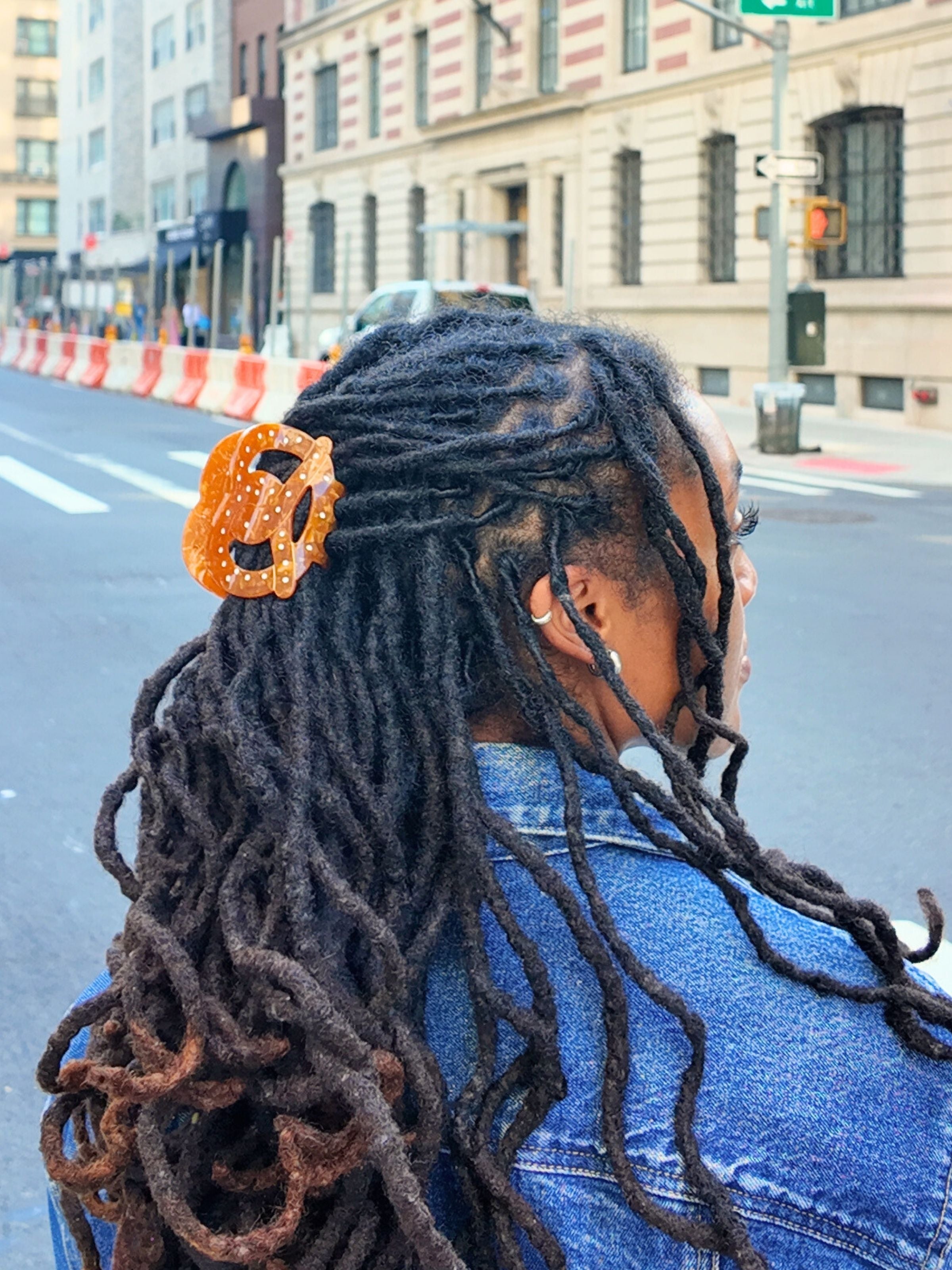 Hand-painted Pretzel Hair Claw Clip | Eco-Friendly – Solar Eclipse