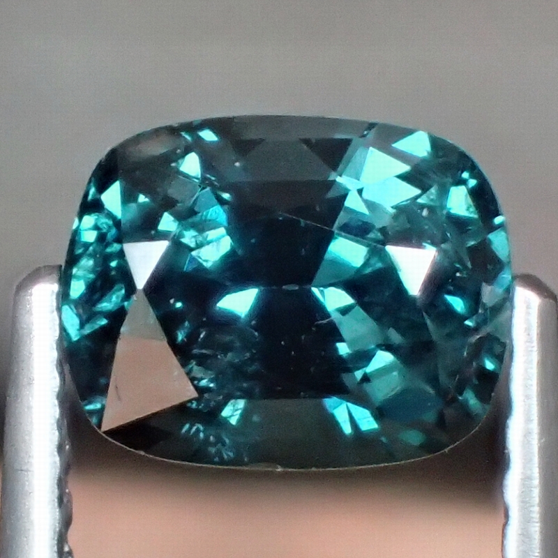 レア！緑味を帯びた華麗な天然ブルースピネル1.450cts！ [SPB347