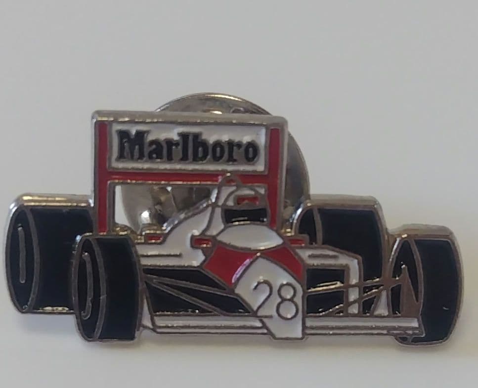 Marlboro　レーシングカー　ピンバッジ Porsche 992r GT3 Marlboro by Don Craig - Trading Paints