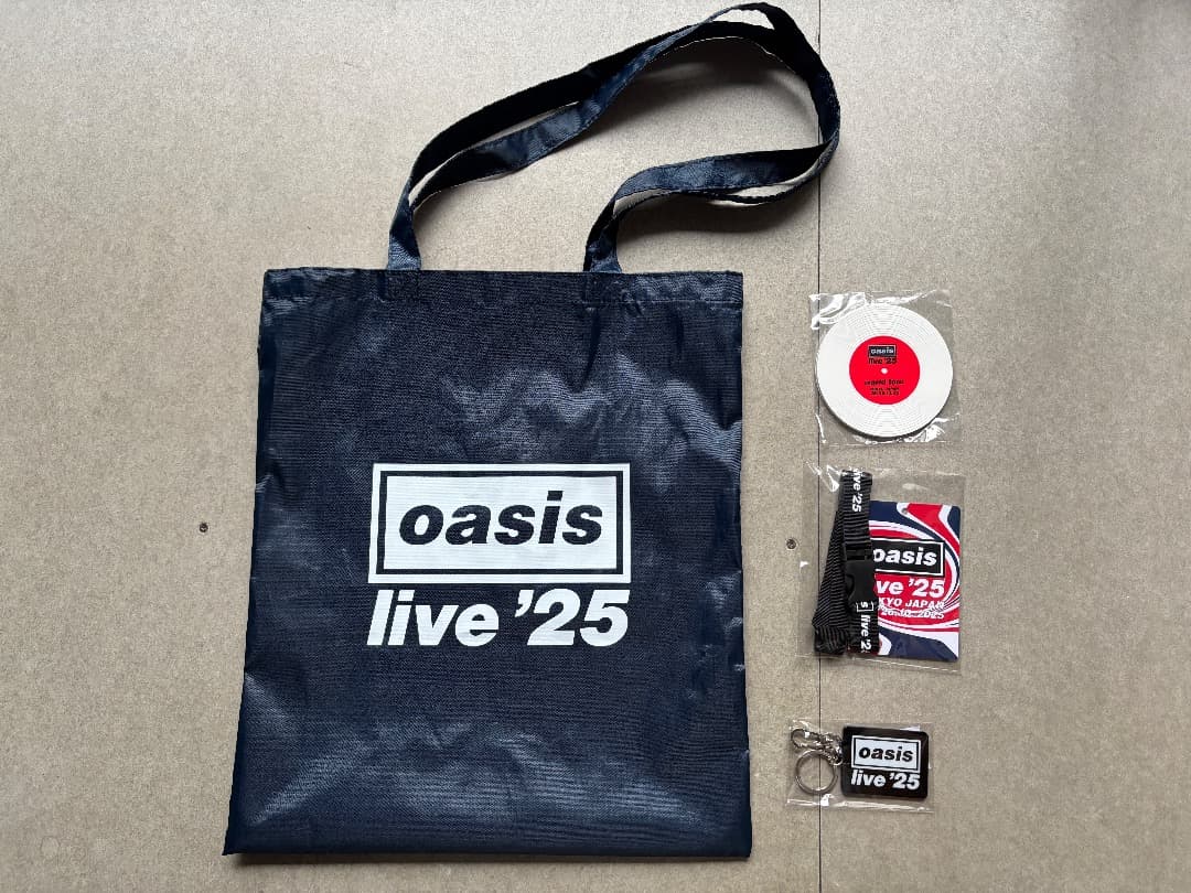 Oasis live '25 東京 VIP 特典グッズ一式 オアシス - メルカリ