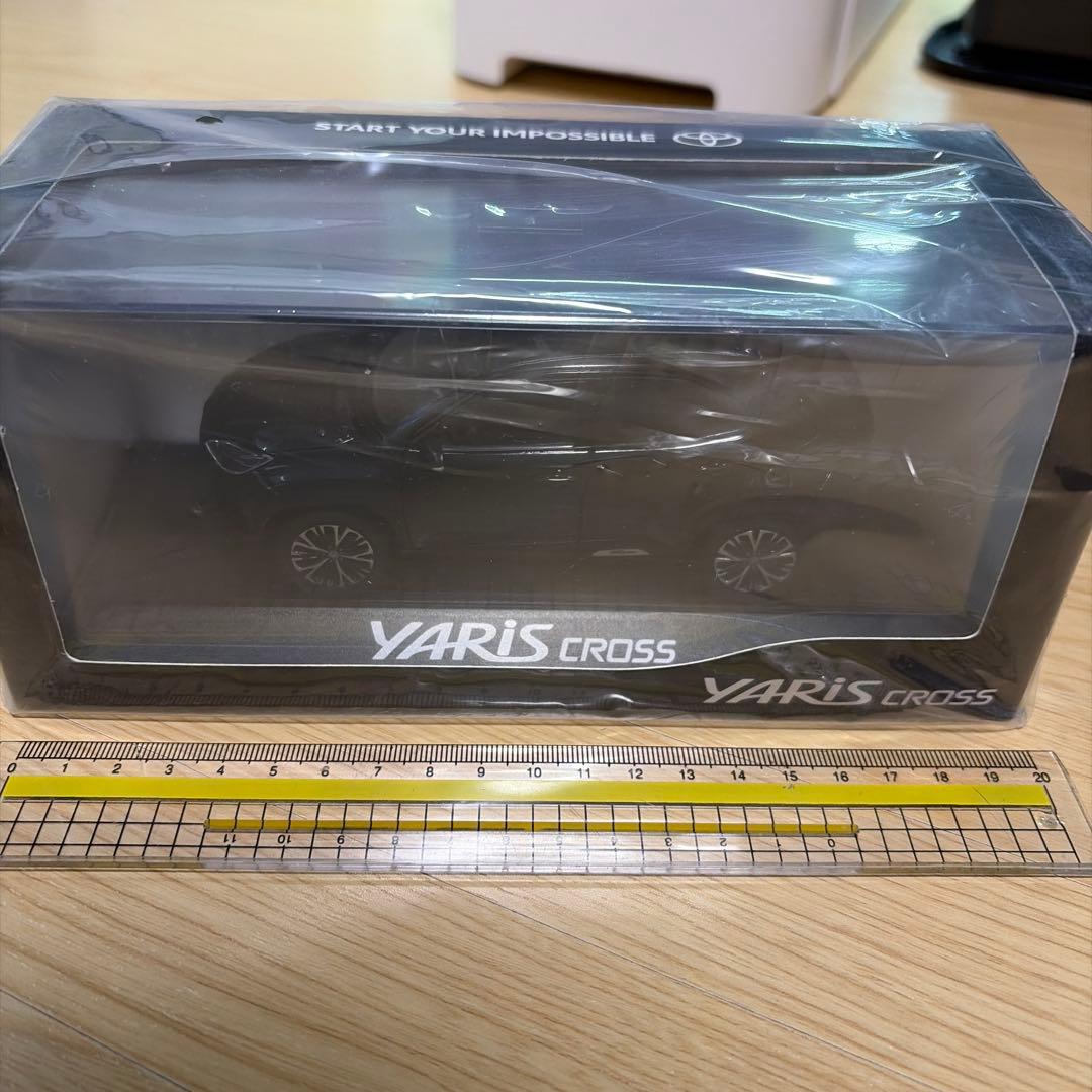 【非売品】ヤリスクロス　ミニカー Amazon | 1/30 トヨタ 新型ヤリスクロス YARIS CROSS 2020 非売品