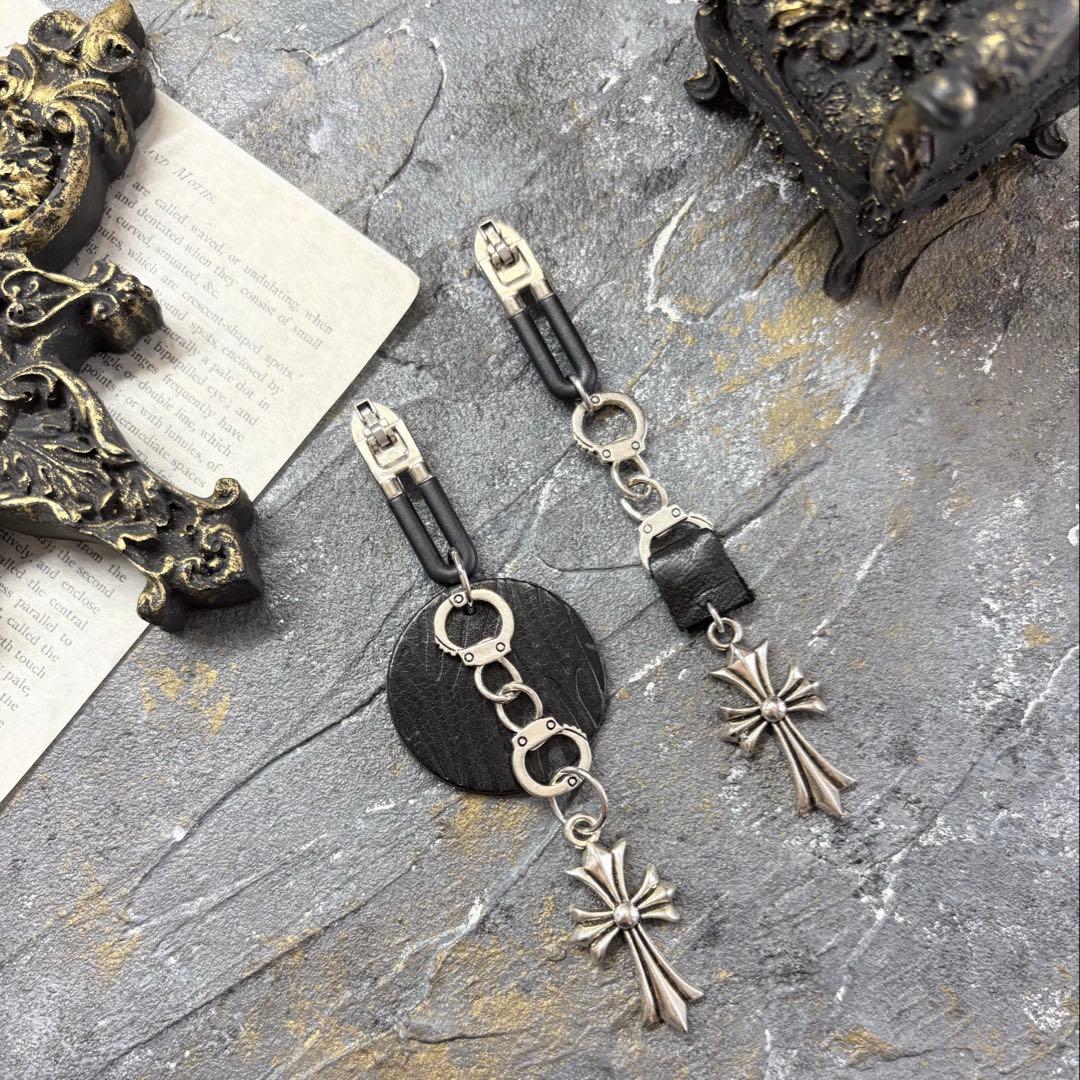 138 ジッパー✖︎クロス✖︎イタリアレザー　ピアスorイヤリング EARRINGS – cross Jewellia